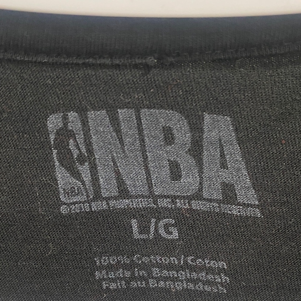 (2) Toronto Raptors T-Shirt - Picture 2 of 2